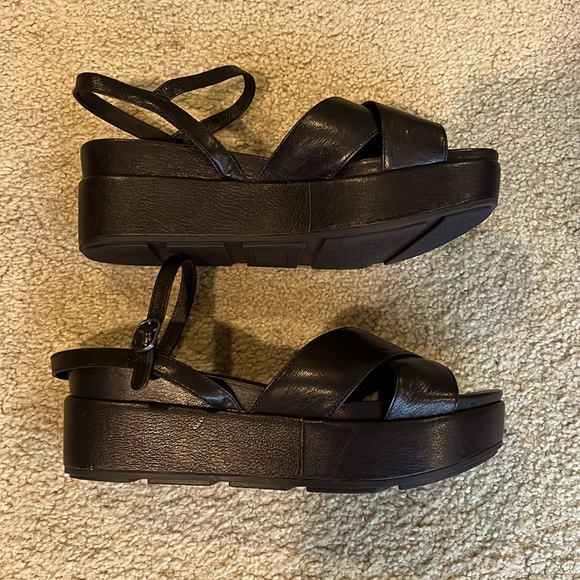 Eileen Fisher Platform Sandal. Black  9 1/2” - Picture 2 of 5